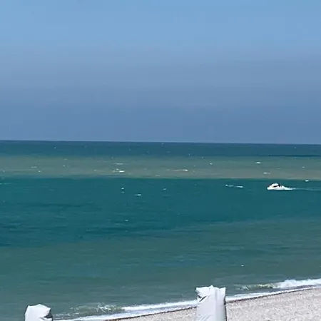 Le Poseidon, Gite Exceptionnel Face A La Mer Avec Spa, Terrasse, 4 Chambres Un Vrai Coup De Coeur Fécamp Exterior foto